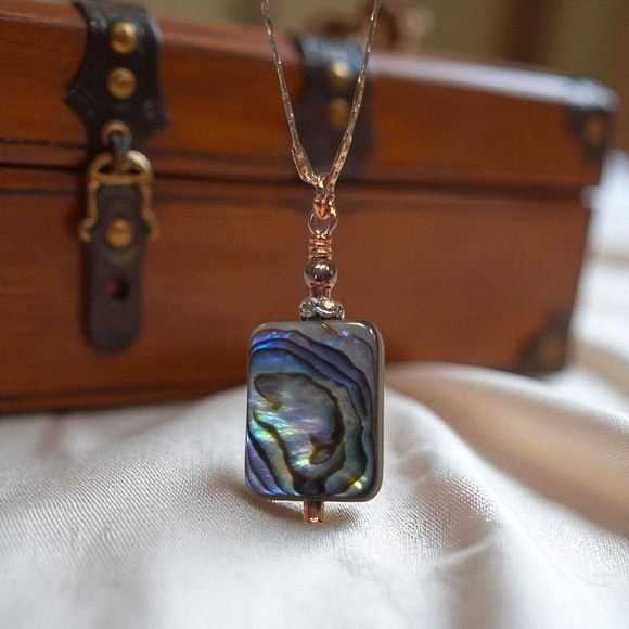 SALE!! Iridescent Shell Pendant and Rose Gold Necklace - Picture 2 of 5